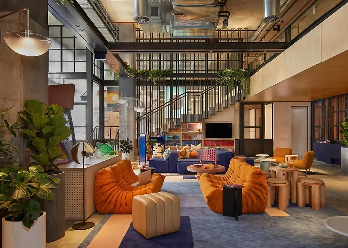 Moxy Sydney Airport Hotel